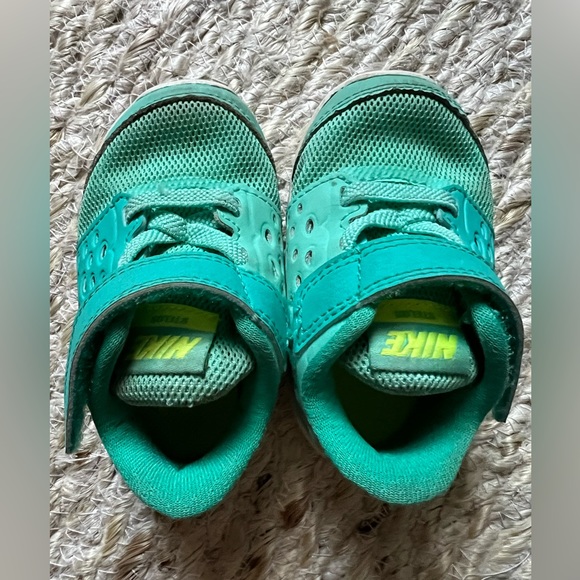 NIKE Stelos - Picture 9 of 10